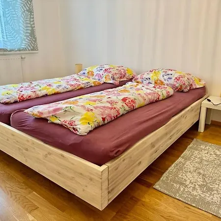 60 M2 Near Airport - Free Parking *
