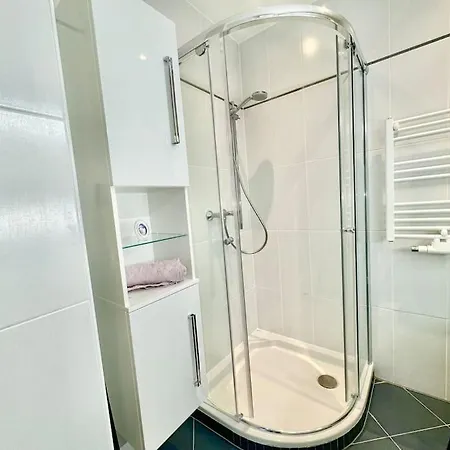 60 M2 Near Airport - Free Parking * Schwechat