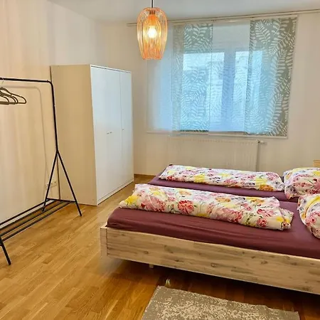 Lägenhet 60 M2 Near Airport - Free Parking *